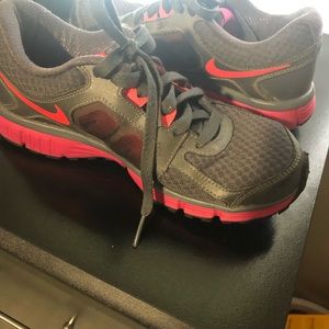 Nike fusion women’s tennis shoes
